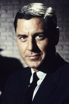 Craig Stevens interpreta Senate Reporter (uncredited)