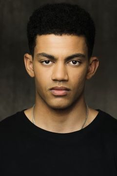 Miles Fowler interpreta Bryan