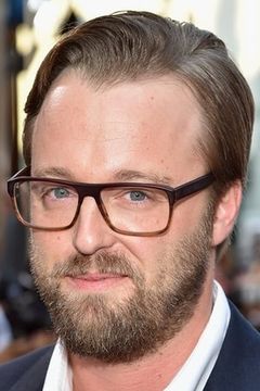 Joshua Leonard interpreta Sean