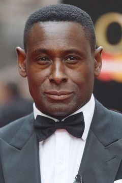 David Harewood interpreta J'onn J'onzz / Martian Manhunter