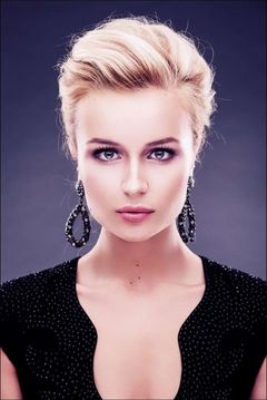 Polina Gagarina interpreta Kleopatra (voice)