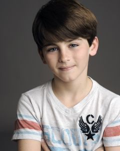 Hunter Reid interpreta Child