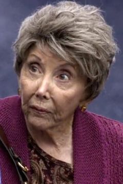 Norma Michaels interpreta Older Lady in Salon