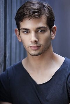 Marcus Vanco interpreta Bandon
