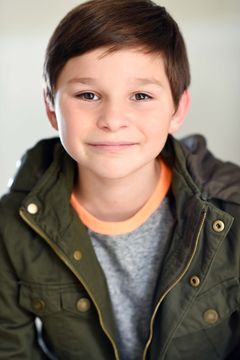 Luke Patrick Dodge interpreta Stanley Bullock