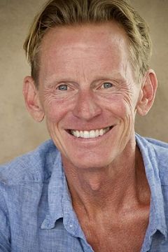 Kris Kamm interpreta Billy Claiborne