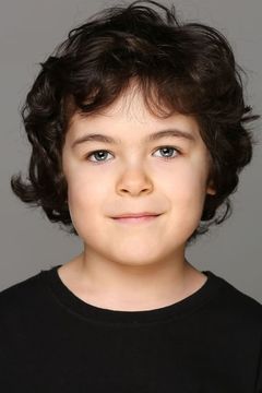 Tristan Ruggeri interpreta Elliot / Nathan