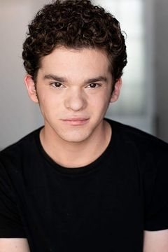 Bennett Saltzman interpreta Gary