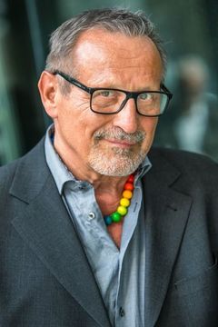 Konstantin Wecker interpreta Valentin