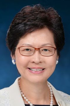 Carrie Lam interpreta Carrie Lam