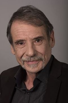 Civan Canova interpreta Mustafa