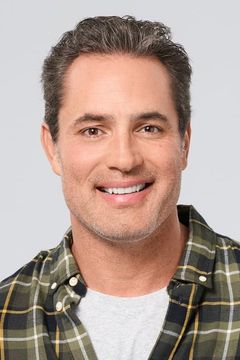 Victor Webster interpreta Brennan Mulwray