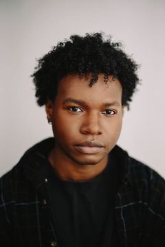 Tavaree Daniel-Simms interpreta Ryan