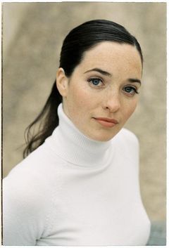 Aoibheann O'Hara interpreta Scientist