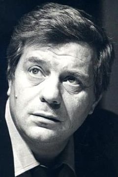 Renzo Palmer interpreta Uncle Nicola (old)
