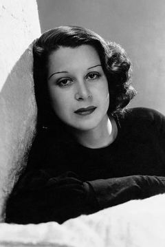 Kitty Carlisle interpreta Kitty Carlisle