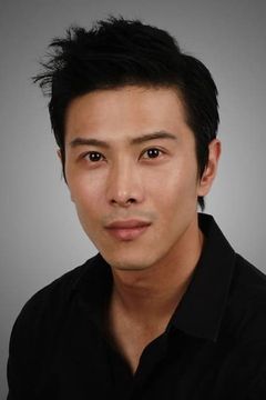 Kim Gook-jin interpreta Translation App (voice)