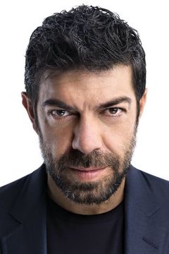Pierfrancesco Favino interpreta Giulio Ristuccia
