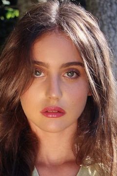 Sophie Lane Curtis interpreta Ava Stanton