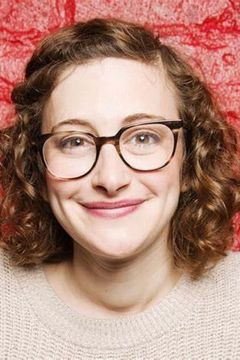 Jo Firestone interpreta Amelia Nadler