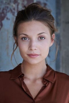 Lena Meckel interpreta Iris Harding