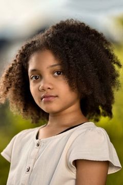 Leah Brady interpreta Trudy