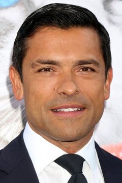 Mark Consuelos interpreta Oscar Arguella