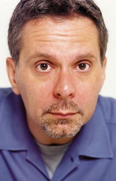 Michael Sloane interpreta Kindly Old Professor Meredith