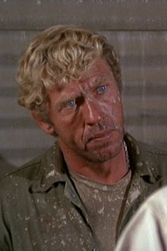 William Watson interpreta McNeil