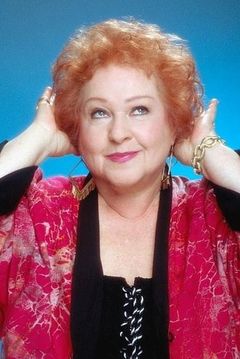 Estelle Harris interpreta Flirting Woman