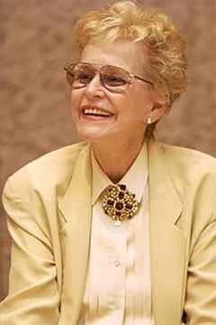 Diana Douglas interpreta Evelyn Gromberg