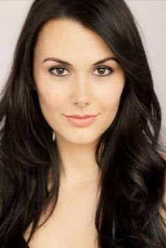 Elizabeth Croft interpreta High Society Woman