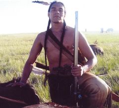 Sean Wei Mah interpreta Bull Head
