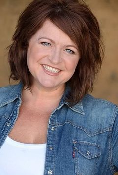 Angela Lee Sloan interpreta Dancer