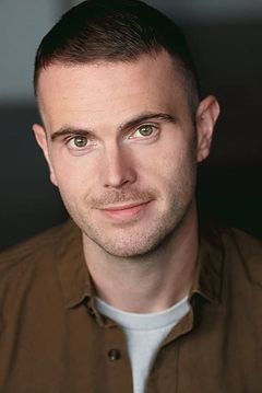 Ryan McDonald interpreta Rodney