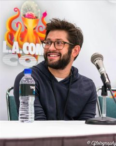 Daniel Mk Cohen interpreta Miles