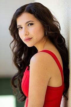 Emily Trujillo interpreta Maria