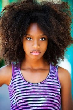 Nadja Alaya interpreta Aleya Taylor