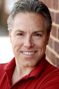 Cory Peterson interpreta Committee Chairman