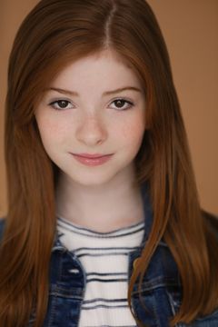 Madilyn Kellam interpreta Sarah