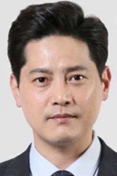Byeon Woo-jong interpreta Golf club member / Airplane passenger