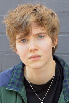 Morgan Davies interpreta Kayla Fairchild