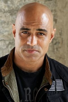 Faran Tahir interpreta'Smiling' Frank