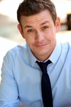 Casey Graf interpreta Jasper Harris