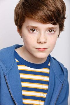 Nick Yiakoumatos interpreta Nick Manning