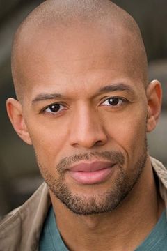 Maceo Oliver interpreta Paramedic