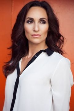 Maria Despina interpreta Ensemble Performer