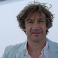 Philippe Jacq interpreta Reporter
