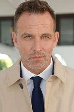 Robert Leeshock interpreta Sheriff Crane