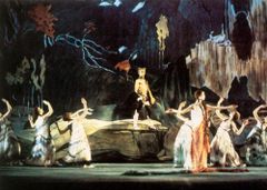George de la Peña interpreta Greek Chorus